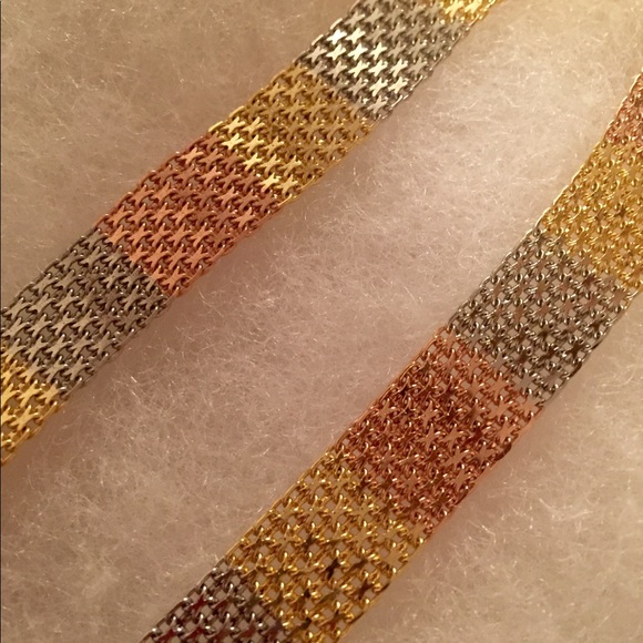 Beautiful Tri Colored Set - Picture 2 of 5